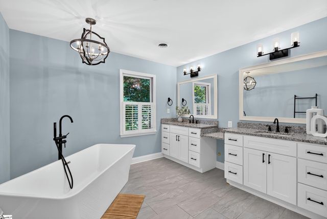 131 Woodridge Drive, Spartanburg, SC 29301