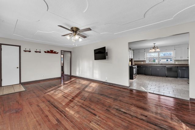 401 E Wayland Street, Springfield, MO 65807