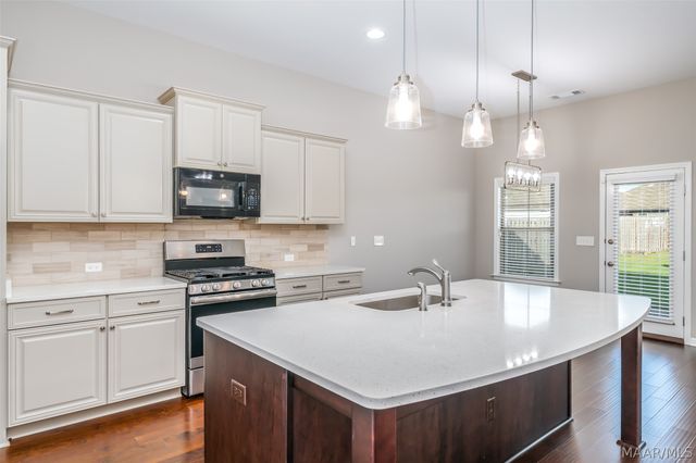 9313 CRESCENT LODGE Circle, Pike Road, AL 36064