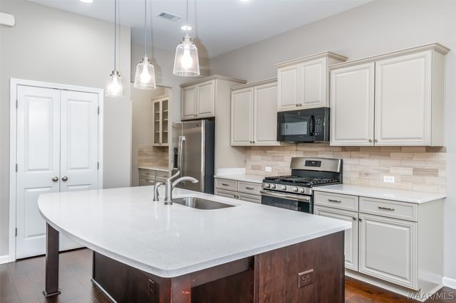 9313 CRESCENT LODGE Circle, Pike Road, AL 36064