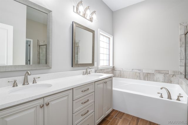 9313 CRESCENT LODGE Circle, Pike Road, AL 36064