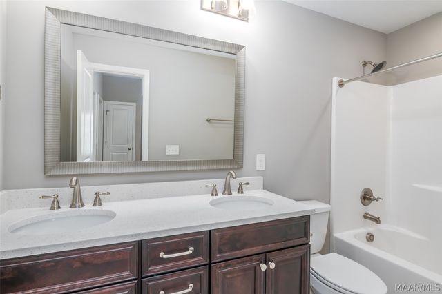 9313 CRESCENT LODGE Circle, Pike Road, AL 36064