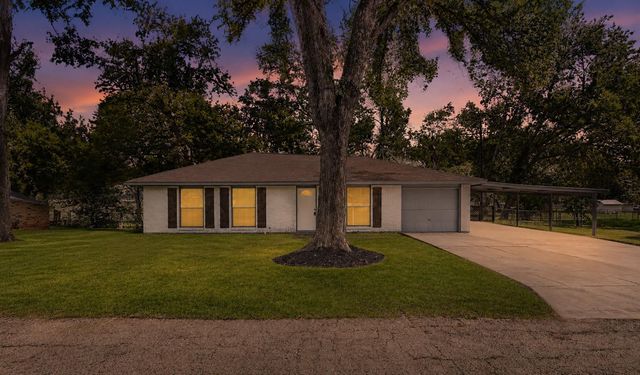 11 Hardy Hollow Drive, New Waverly, TX 77358