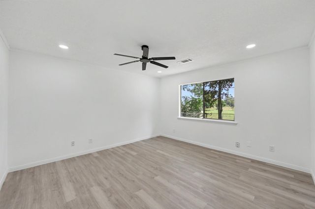 11 Hardy Hollow Drive, New Waverly, TX 77358