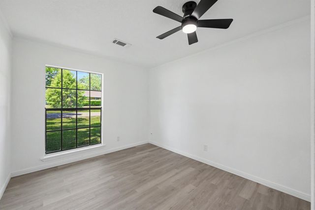 11 Hardy Hollow Drive, New Waverly, TX 77358