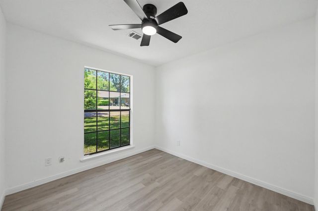 11 Hardy Hollow Drive, New Waverly, TX 77358