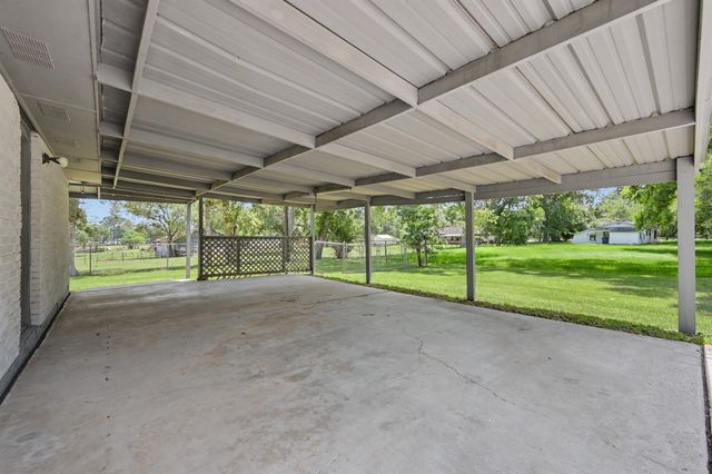 11 Hardy Hollow Drive, New Waverly, TX 77358