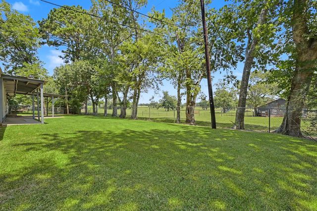 11 Hardy Hollow Drive, New Waverly, TX 77358