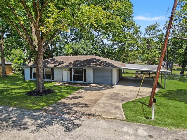 11 Hardy Hollow Drive, New Waverly, TX 77358