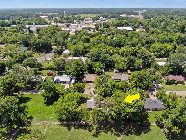 11 Hardy Hollow Drive, New Waverly, TX 77358