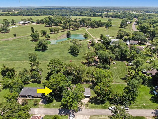 11 Hardy Hollow Drive, New Waverly, TX 77358