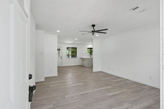11 Hardy Hollow Drive, New Waverly, TX 77358