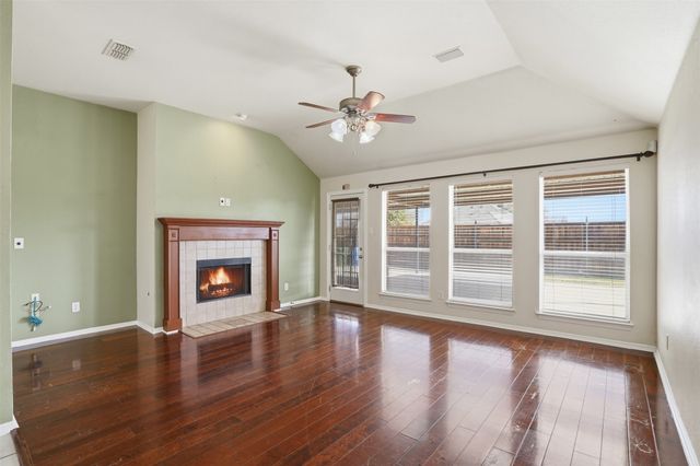 807 Kathryn Drive, Lewisville, TX 75067