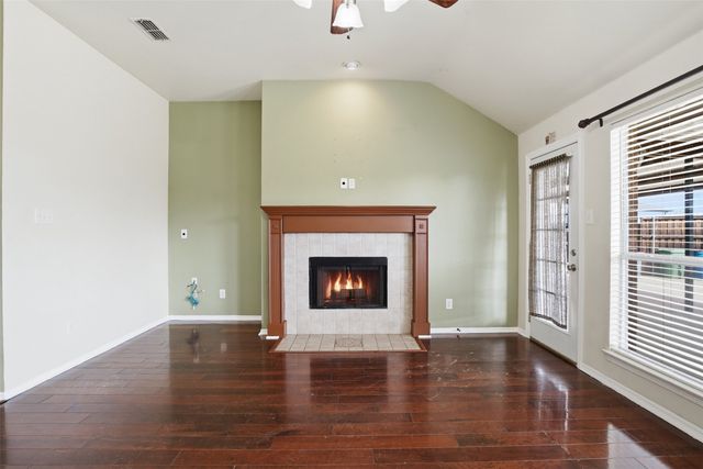 807 Kathryn Drive, Lewisville, TX 75067