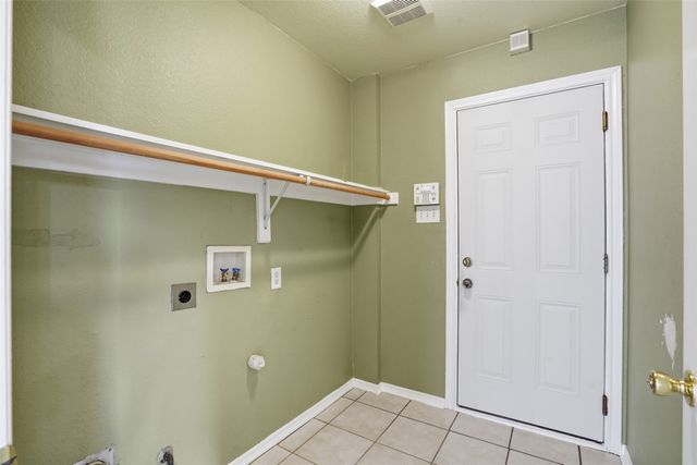 807 Kathryn Drive, Lewisville, TX 75067