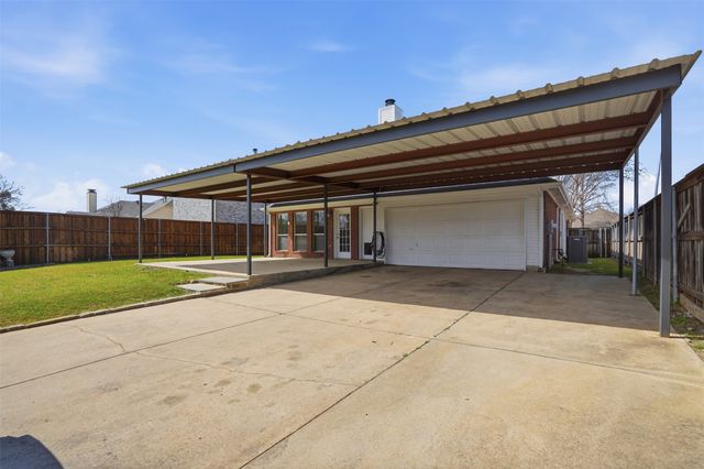 807 Kathryn Drive, Lewisville, TX 75067