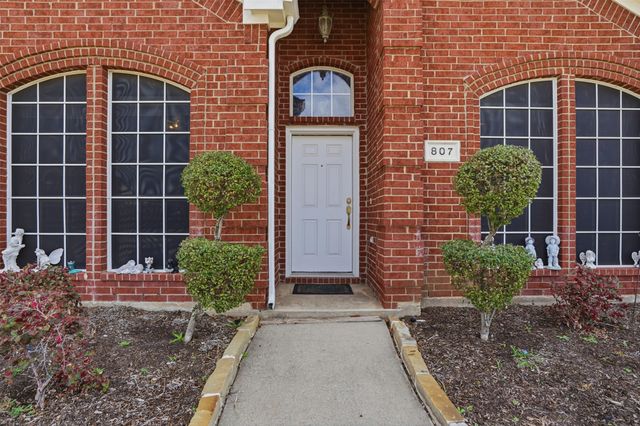 807 Kathryn Drive, Lewisville, TX 75067