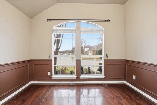 807 Kathryn Drive, Lewisville, TX 75067