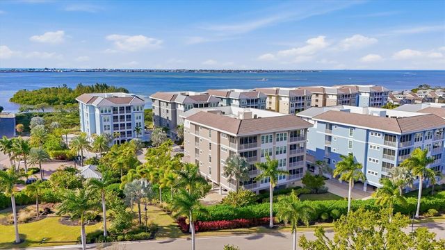 395 ARUBA CIRCLE 303, Bradenton, FL 34209