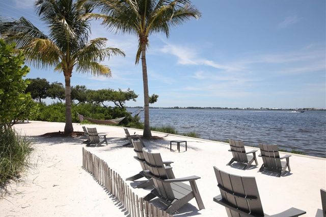 395 ARUBA CIRCLE 303, Bradenton, FL 34209