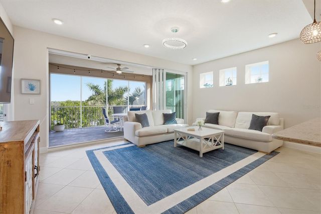 395 ARUBA CIRCLE 303, Bradenton, FL 34209