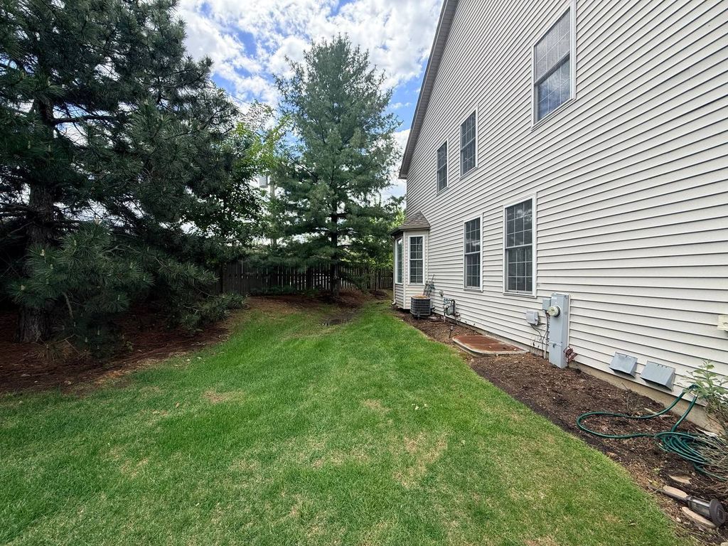 Image 22 of property listing at 930 CASE Street, Naperville, IL 60563