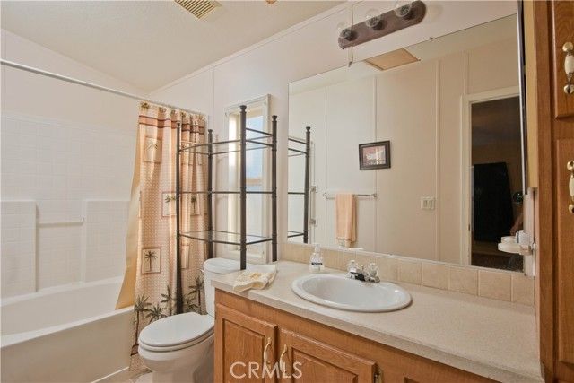 21001 Plummer Street 19, Chatsworth (los Angeles), CA 91311