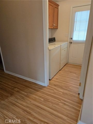 21001 Plummer Street 19, Chatsworth (los Angeles), CA 91311