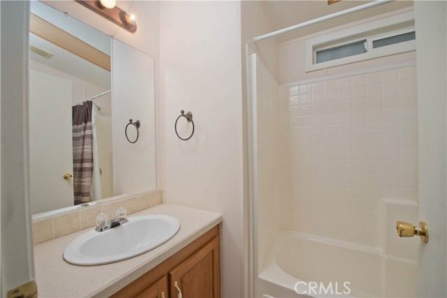 21001 Plummer Street 19, Chatsworth (los Angeles), CA 91311