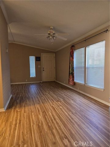 21001 Plummer Street 19, Chatsworth (los Angeles), CA 91311