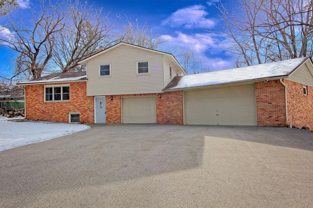 921 Western Dr property