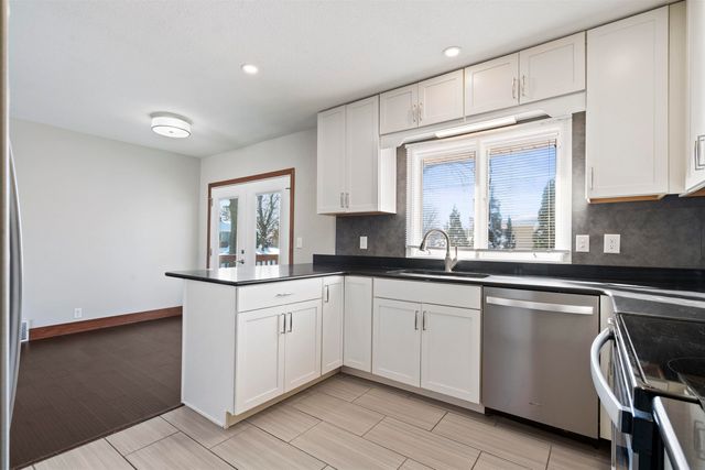 3321 Tucson Drive, Cedar Falls, IA 50613