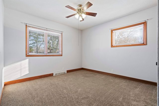 3321 Tucson Drive, Cedar Falls, IA 50613