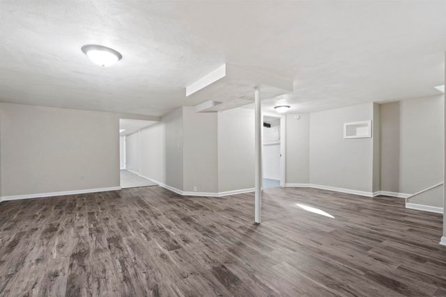 3321 Tucson Drive, Cedar Falls, IA 50613