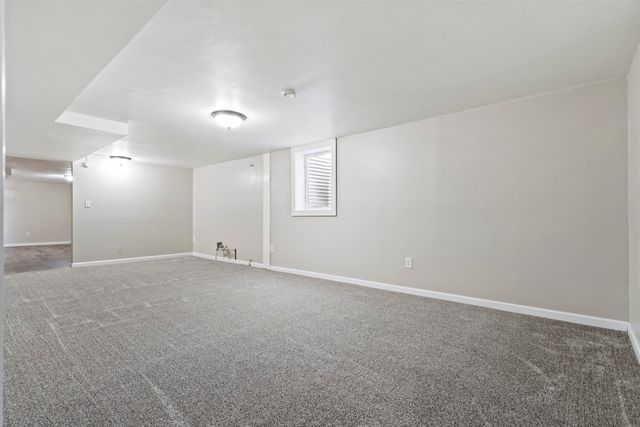 3321 Tucson Drive, Cedar Falls, IA 50613