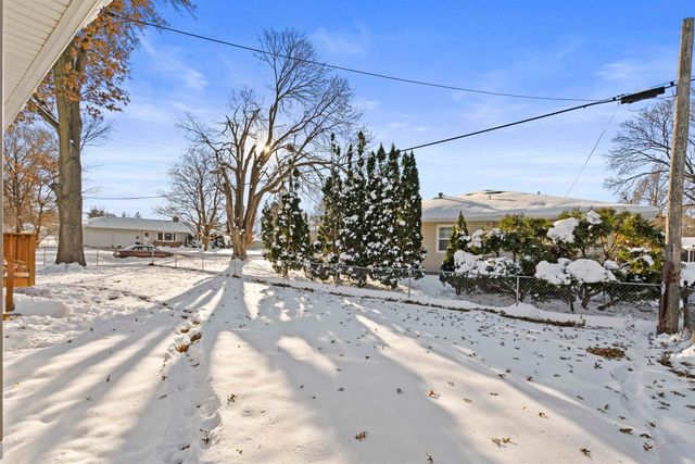 3321 Tucson Drive, Cedar Falls, IA 50613