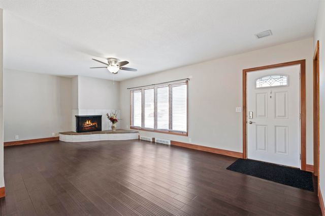 3321 Tucson Drive, Cedar Falls, IA 50613