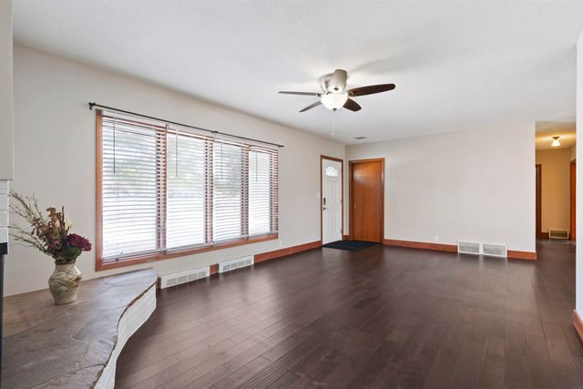 3321 Tucson Drive, Cedar Falls, IA 50613