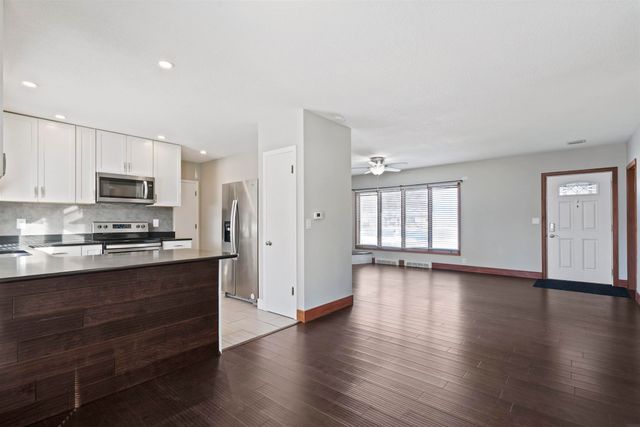 3321 Tucson Drive, Cedar Falls, IA 50613