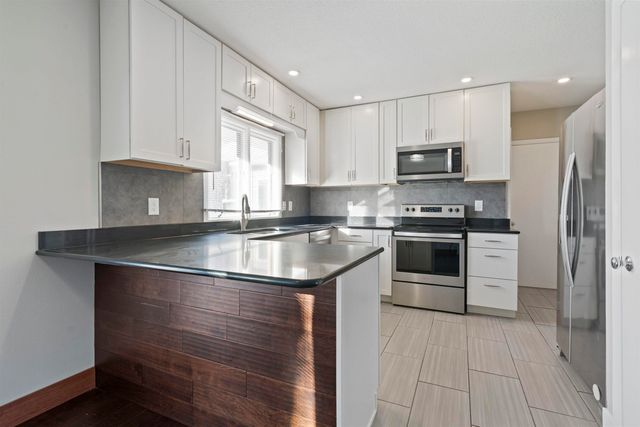 3321 Tucson Drive, Cedar Falls, IA 50613