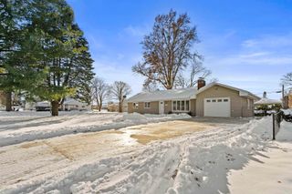 3321 Tucson Drive, Cedar Falls, IA 50613