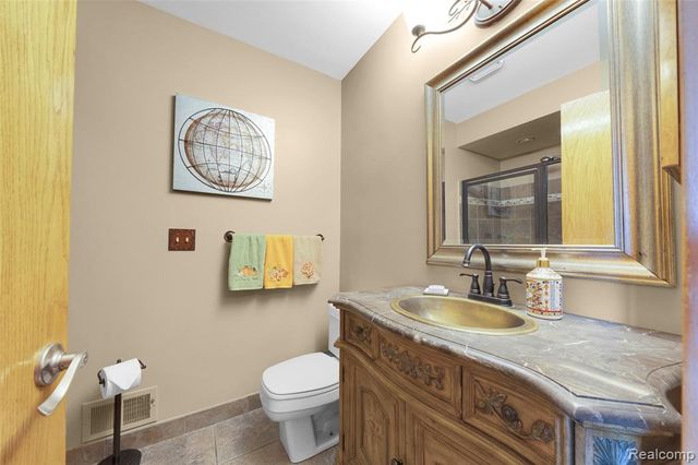 39100 E Archer Drive, Harrison Twp, MI 48045