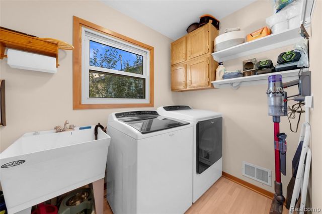 39100 E Archer Drive, Harrison Twp, MI 48045