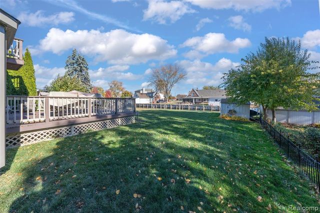 39100 E Archer Drive, Harrison Twp, MI 48045