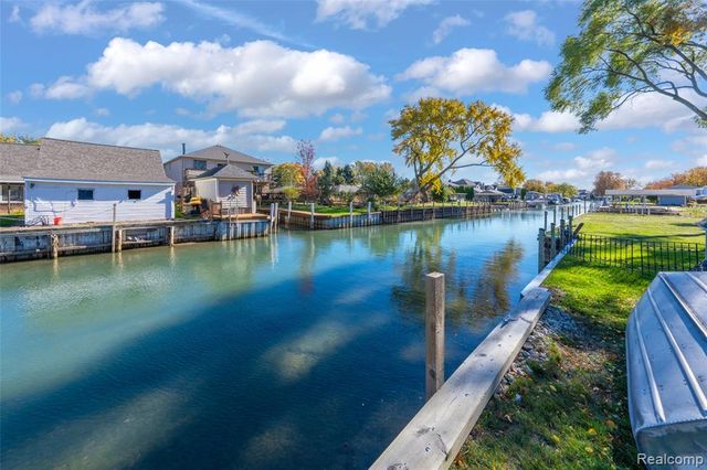 39100 E Archer Drive, Harrison Twp, MI 48045