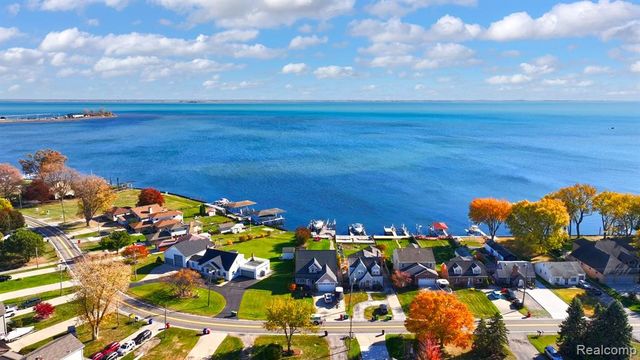 39100 E Archer Drive, Harrison Twp, MI 48045