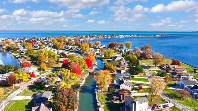 39100 E Archer Drive, Harrison Twp, MI 48045