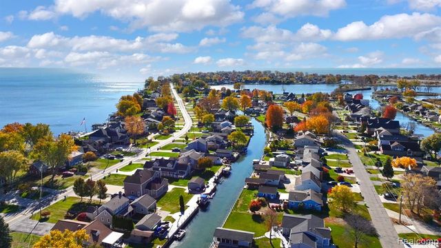 39100 E Archer Drive, Harrison Twp, MI 48045