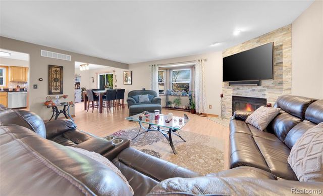 39100 E Archer Drive, Harrison Twp, MI 48045