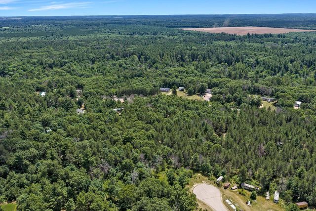 950 W Trout Valley Road, Hancock, WI 54943